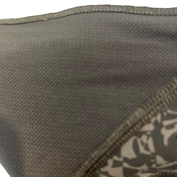 Under Armour heat gear compression Legging women’s size small Black/Gray pattern - Picture 8 of 9